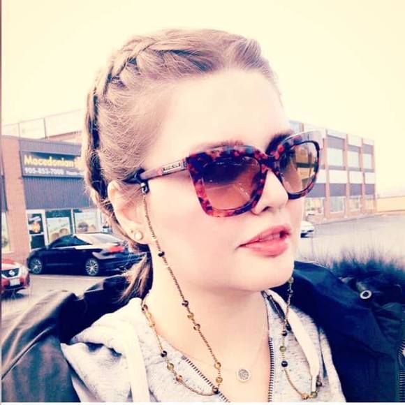 Meet your Posher, Elnaz - Picture 1 of 1